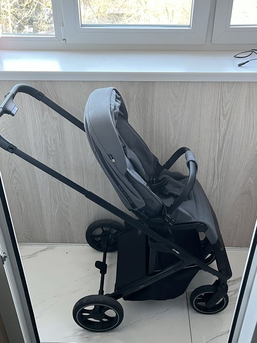 Прогулянкова коляска Carrello Alfa графіт до 22кг + аксесуари
