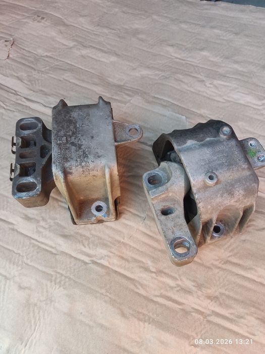 подушка двигателя и КПП Skoda Audi Volkswagen 1J0199262BF  1J0199555