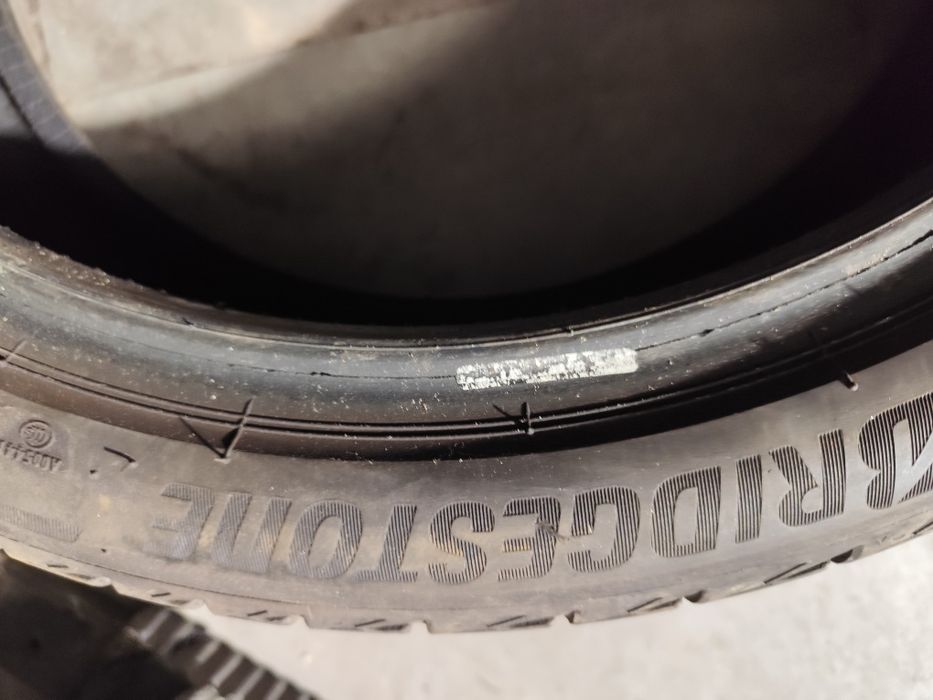 Pneus 225/40r19 Bridgestone Turanza T005 65% piso