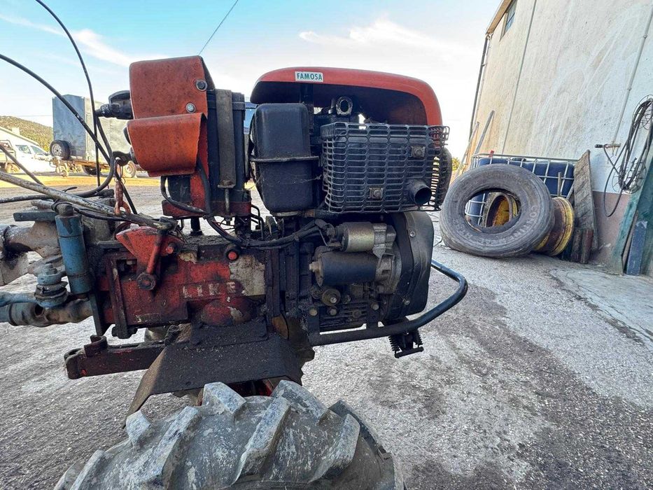 Trator de varais/ volante com reboque