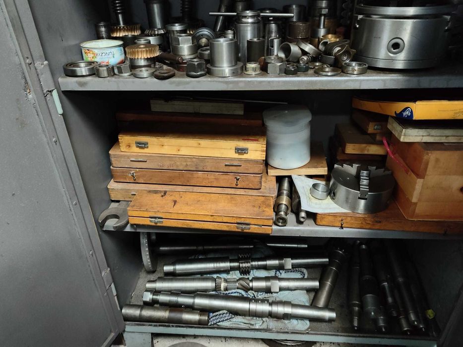 Frezarka obwiedniowa do kół zębatych