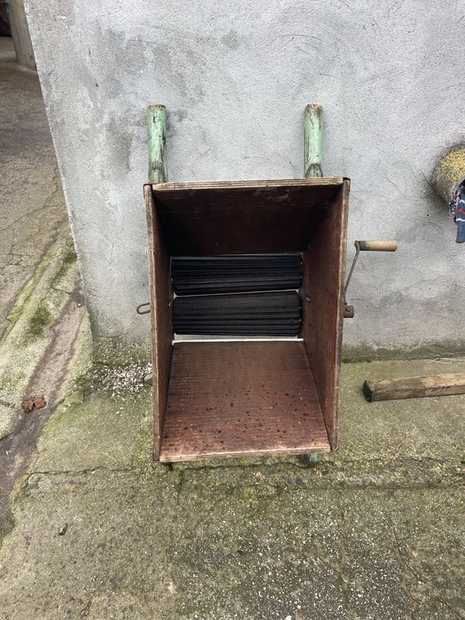 Дробарка (млинок, чавилка) для винограду