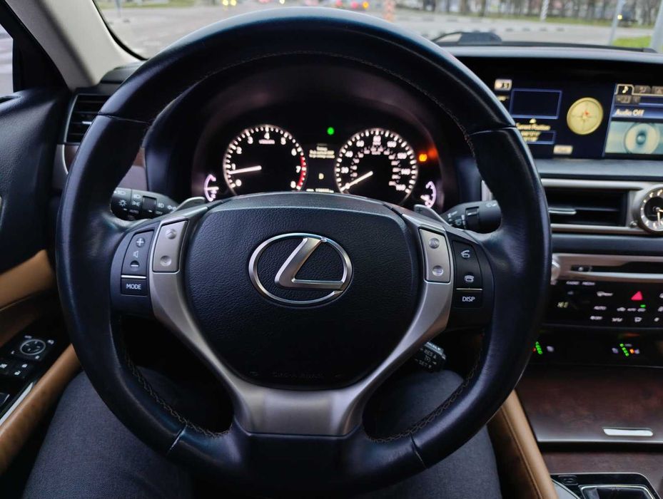 Lexus GS 350 2014 року 3.5 л. /бензин