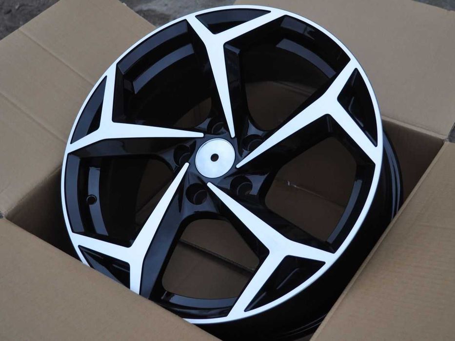 Czarne felgi R16 5x100 Toyota Avensis II 2 T25 Prius Mg Lexus Ct Vw