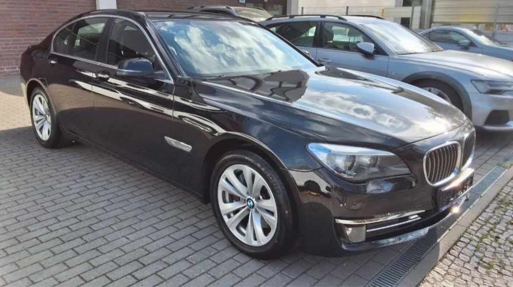 BMW 740 Lxi (Седан)