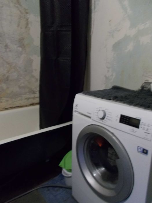 Продам 4-х кімнатну кв-ру 84 м2 на 2\9 поверху, серії ЧН пр-т Перемоги м Чернігів
