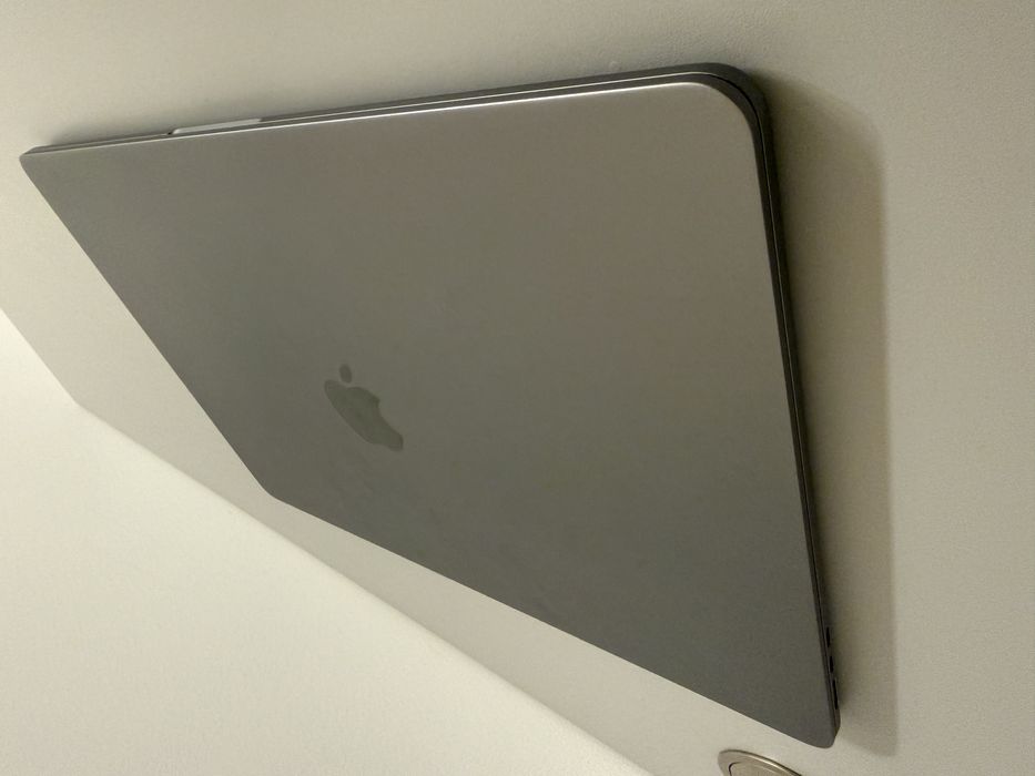 MacBook air 15 m3 16/256 idealny stan