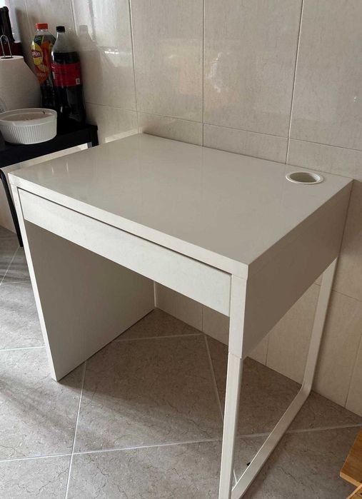 Secretaria ikea  como nova