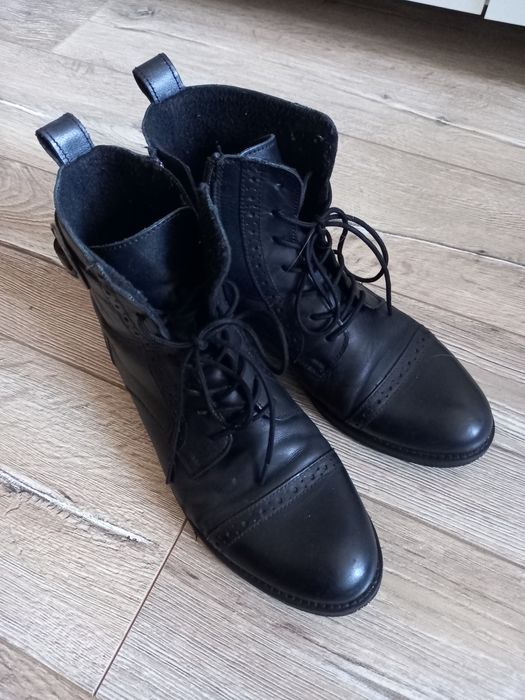 Lasocki czarne skorzane botki. R. 37
