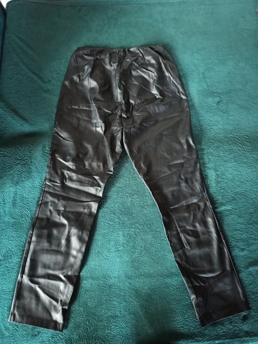 Czarne skórzane spodnie marki Lindex 40/42 L/XL