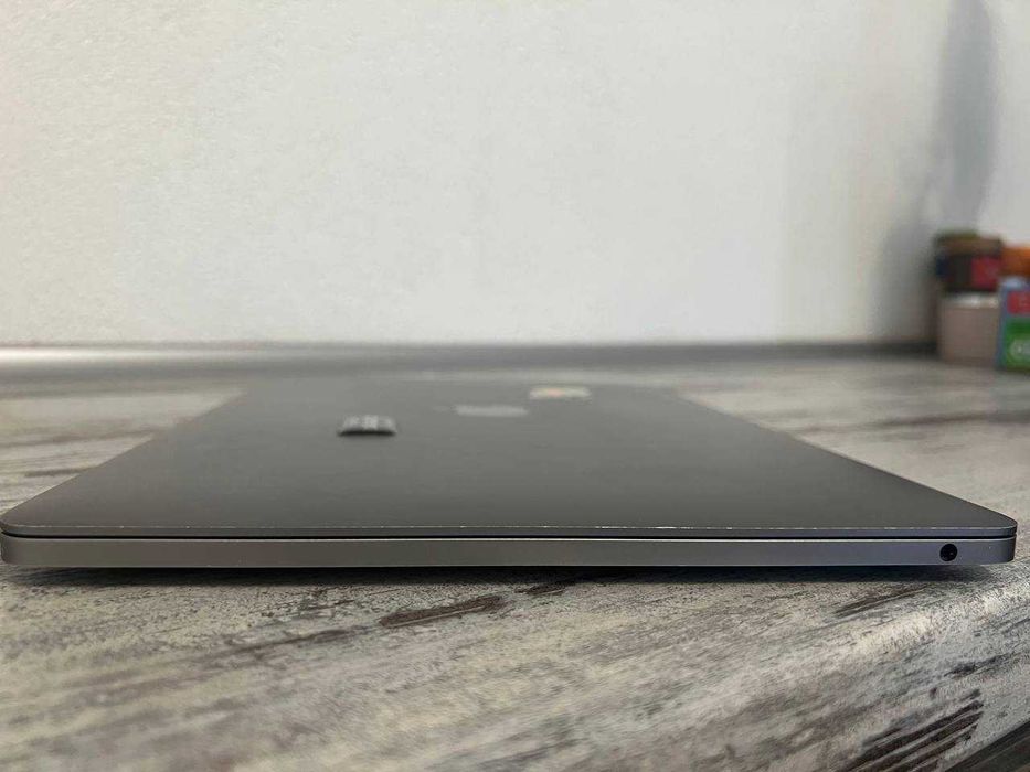 Ноутбук Макбук Про 2019, полностью рабочий, без ремонтов