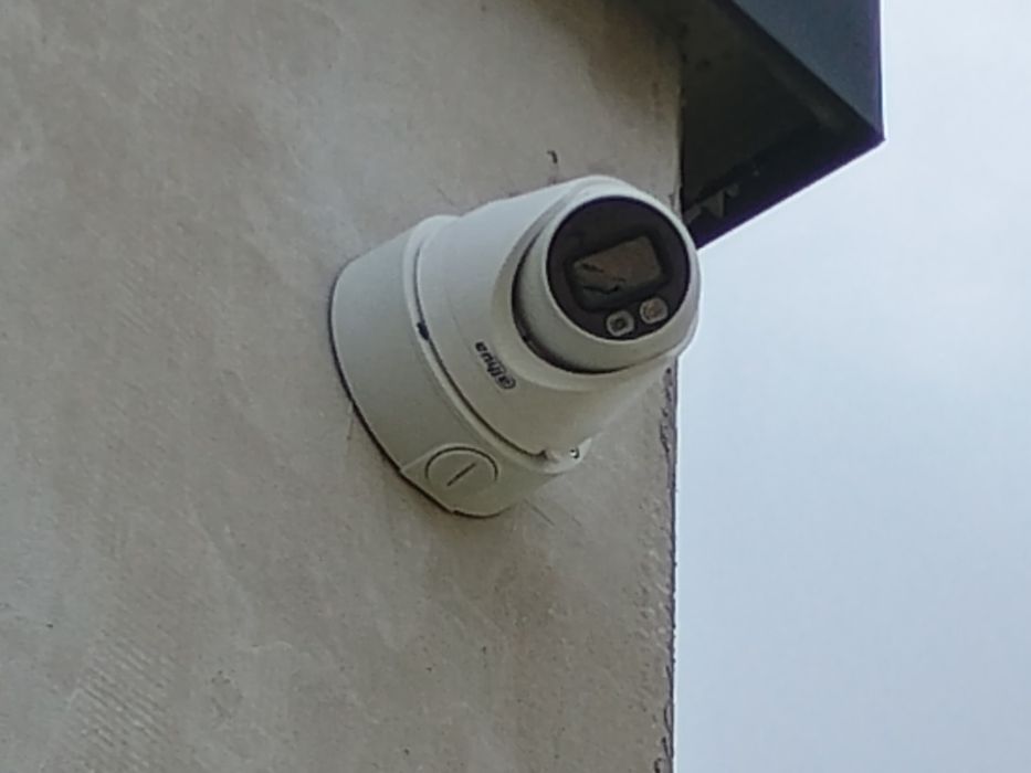 Monitoring kamery alarm zabezpieczenie domu firmy pod klucz