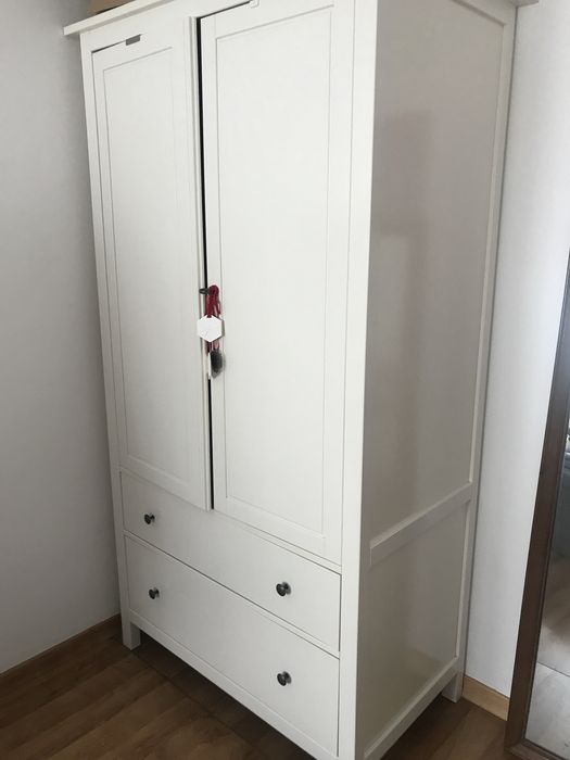 Roupeiro Hemnes Ikea