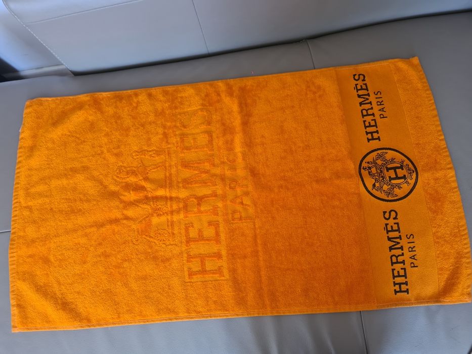 Recznik hermes z kartonem 47/85