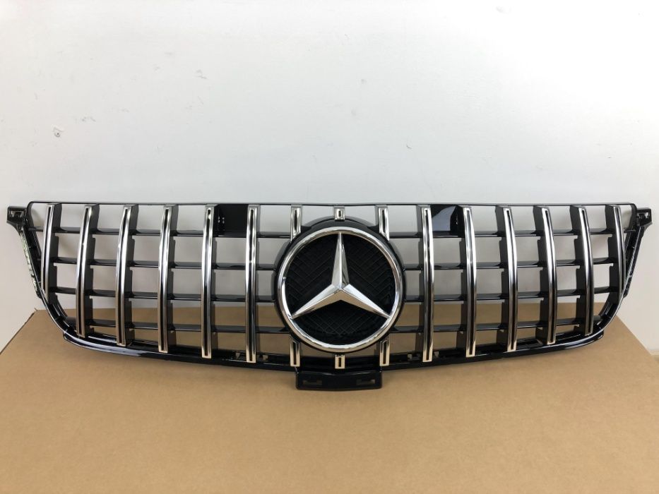 Решітка радіатора на Мercedes ml w166 12-15г Ml w166 решотка Мерседес