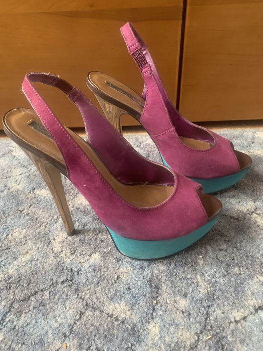 Босоніжки шкіряні.