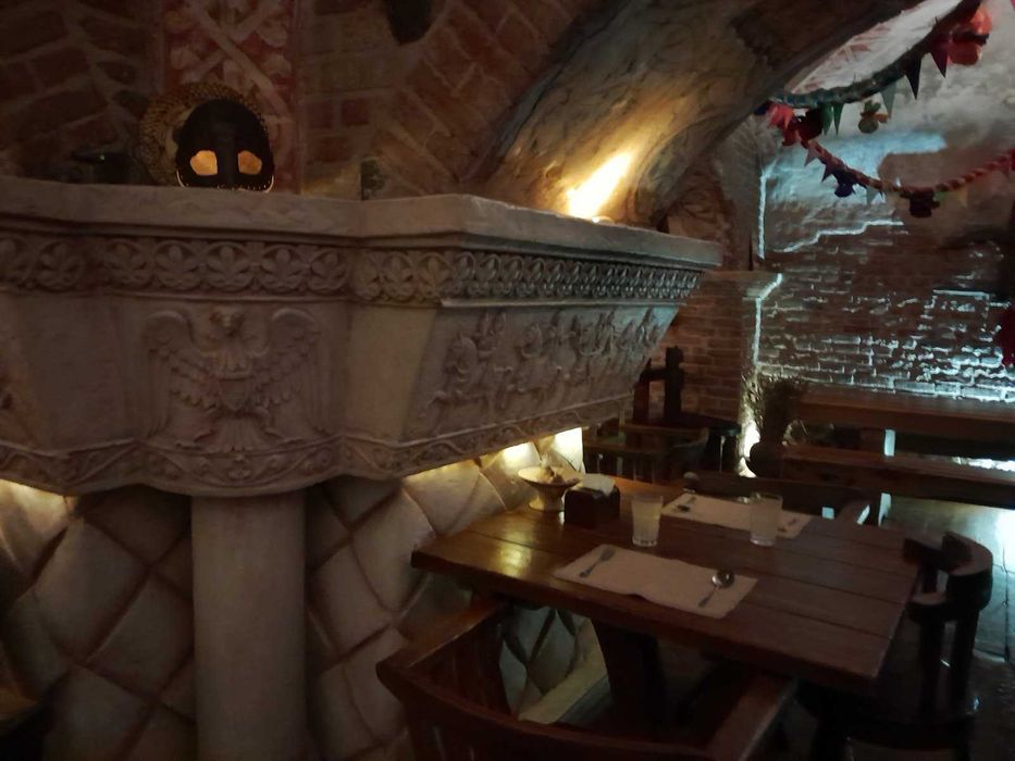 СРОЧНО продам готовый бизнес в Центре,действующий ресторан с ремонтом.