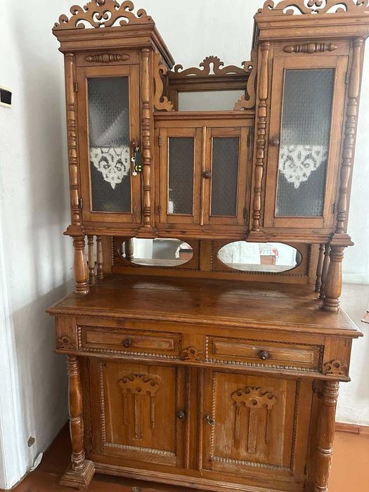 Кухонний сервант