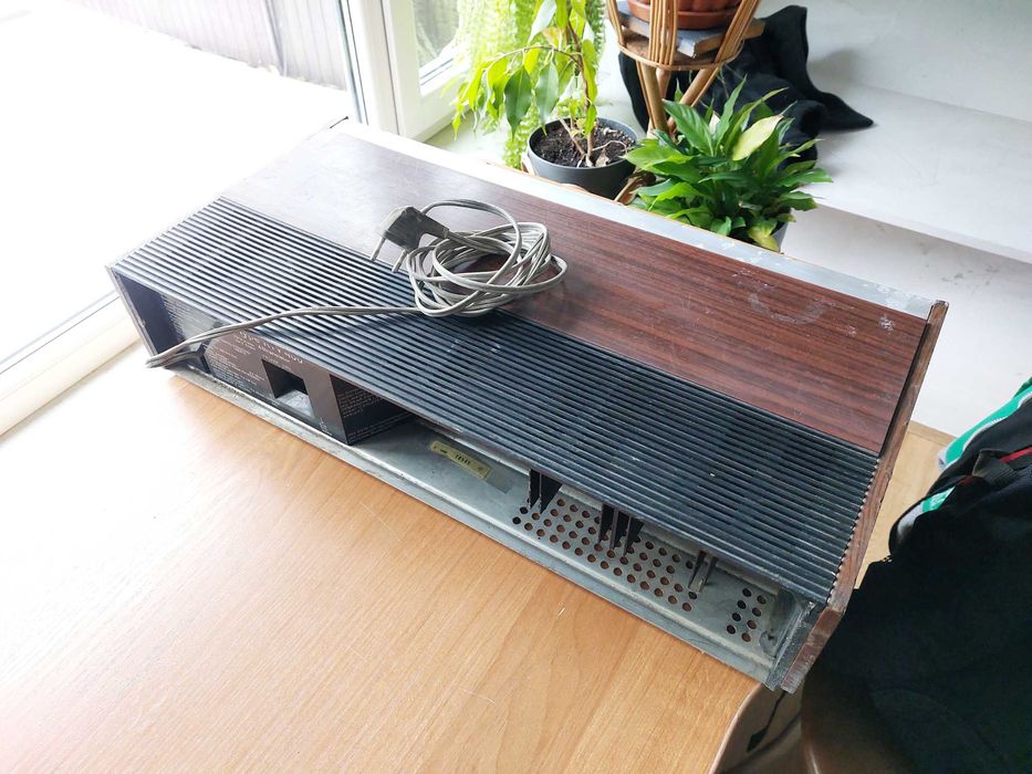 Amplituner GRUNDIG RTV 400 (do renowacji lub na części)