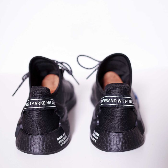 Кроссовки Adidas NMD R2 оригінал 44,5 розмір сітка літо ідеальний стан