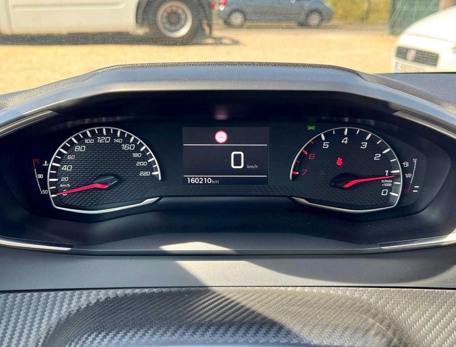 Peugeot 208 II 1.5 HDi Allure Pack- 2022 Garantia incluída