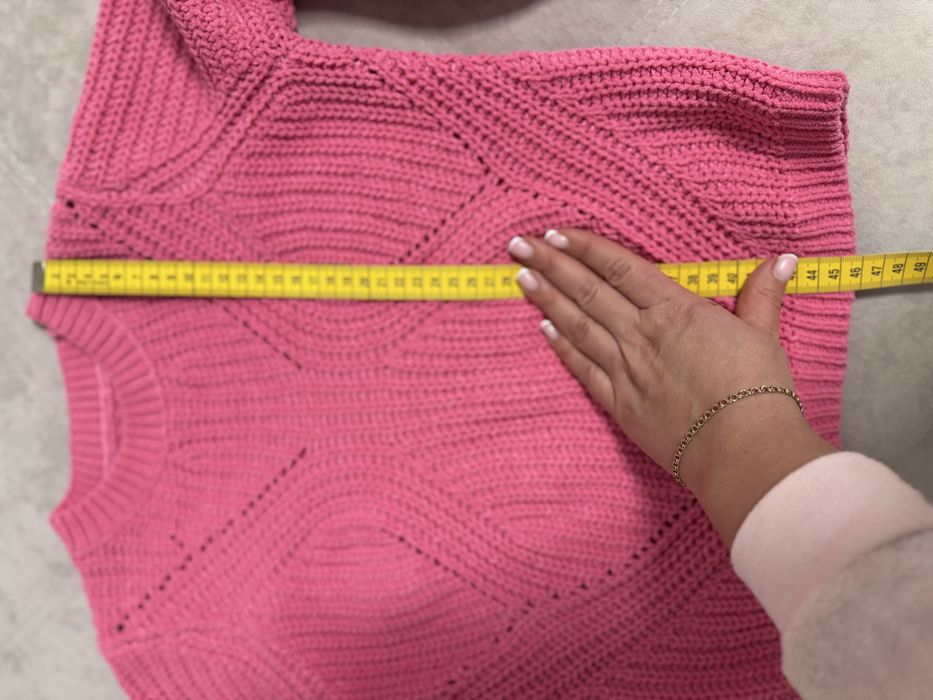 неперевершені светри на дівчинку нові 4-5-6 років