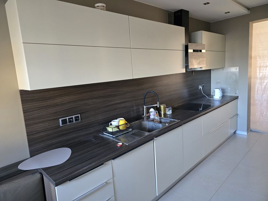 Meble kuchenne z wyposażeniem