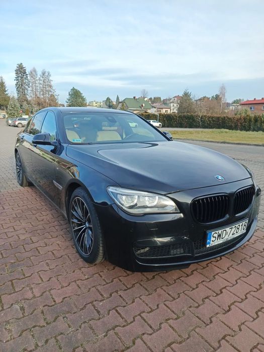 BMW Seria 7 740d xDrive M-Pakiet - Elegancka limuzyna, stan idealny