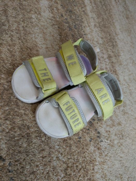 Sandały na rzepy h&m 28