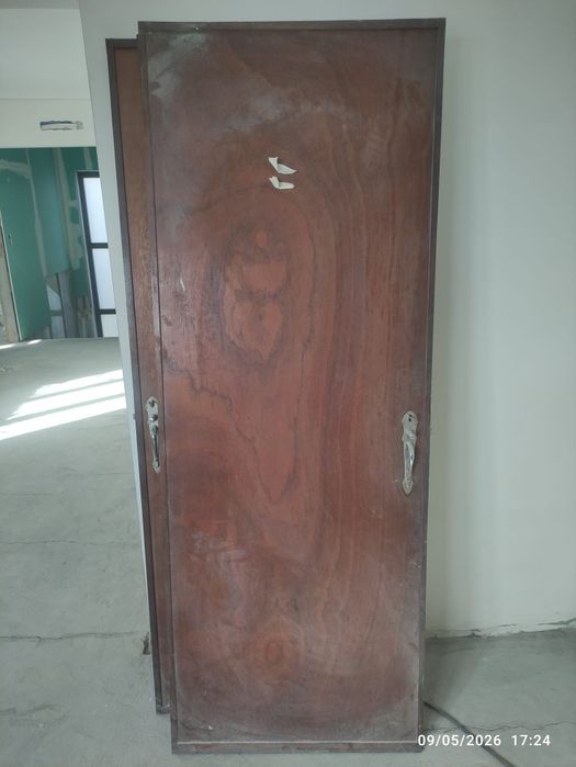 4 portas de madeira