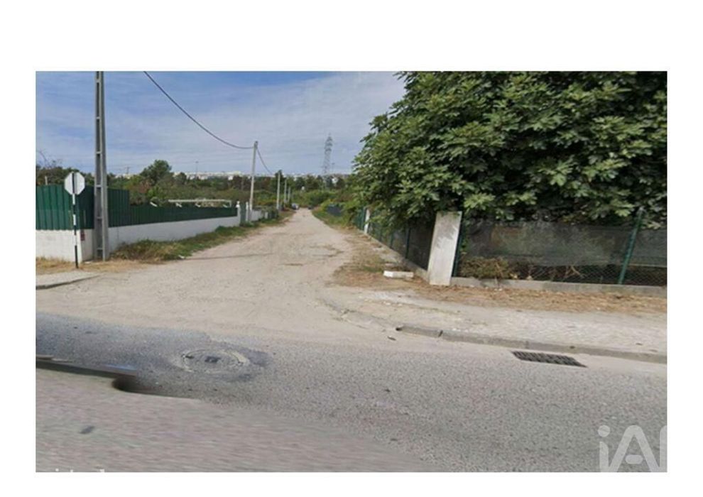 Terreno em Charneca de Caparica e Sobreda