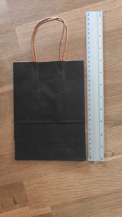 Torebka papierowa kraft czarna z uchwytem 21x15 cm mała prezentowa 20 szt