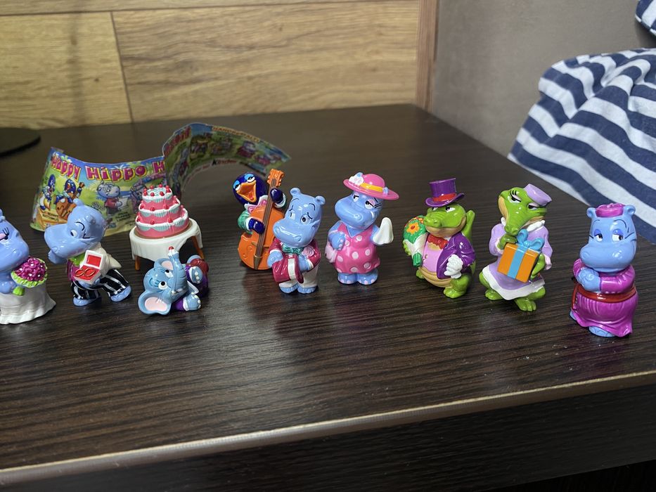 Весілля бегемотиків кіндер іграшки свадьба бегемотиков