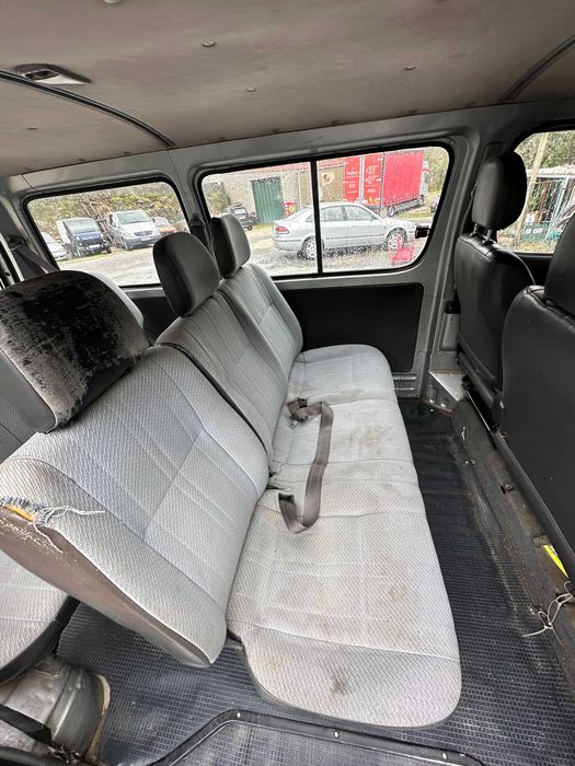 Toyota Hiace 9 lugares