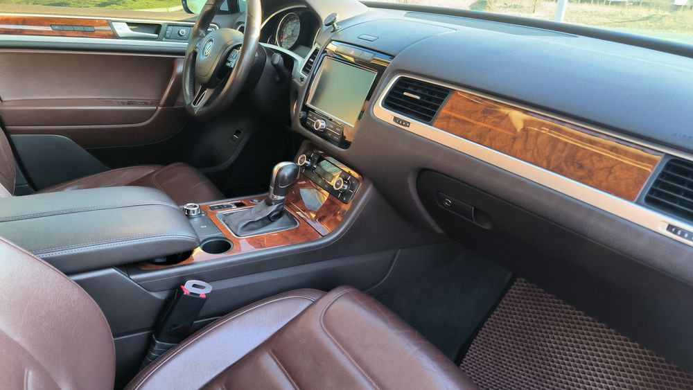 Продам Volkswagen TOUAREG 2012р  3.0 D