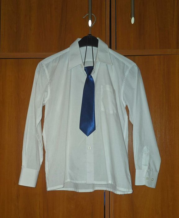 Garnitur chłopięcy 5-częsciowy + alba komunijna 145 cm