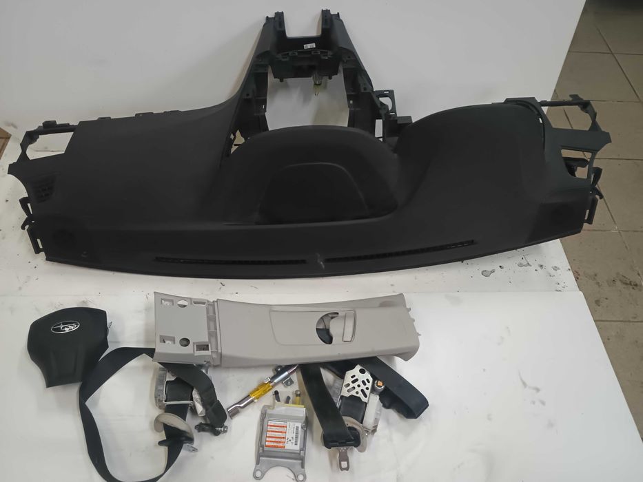 Deska rozdzielcza konsola Subaru Outback IV BR lift 2013r. Oryginał