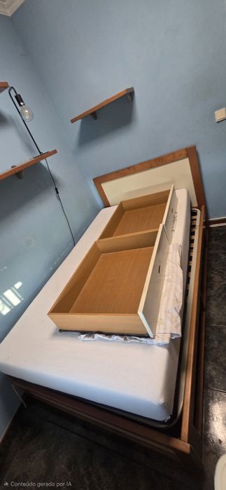Cama de solteiro corpo e meio