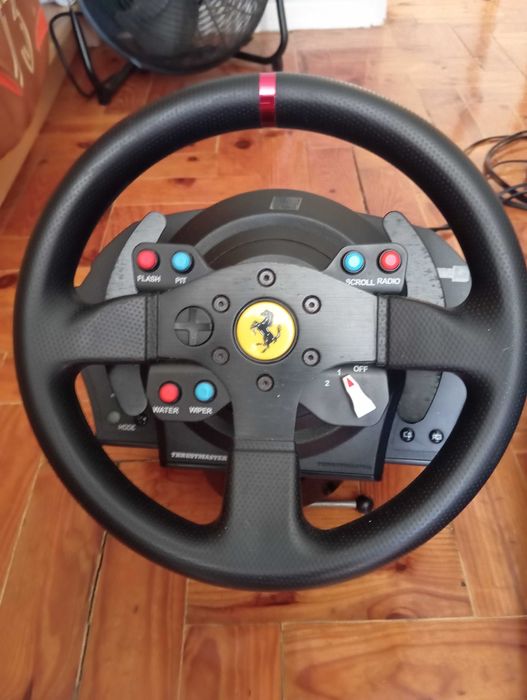 Volante trustmaster t300 GTE ferrari edition