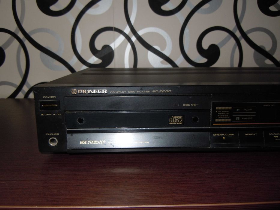 Продам CD програвач Pioneer PD-5030.