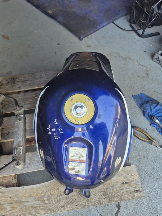 Suzuki GSXR 1000 k3 k4 zbiornik bak paliwa