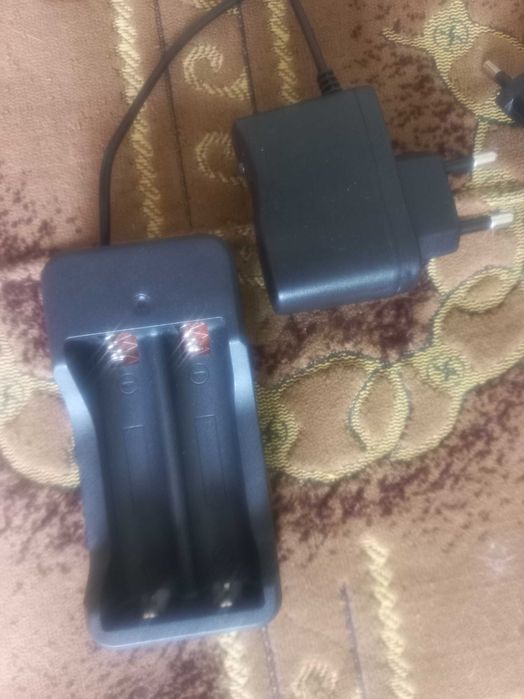 Зарядка для аккумуляторної батареї18650 на два слота.