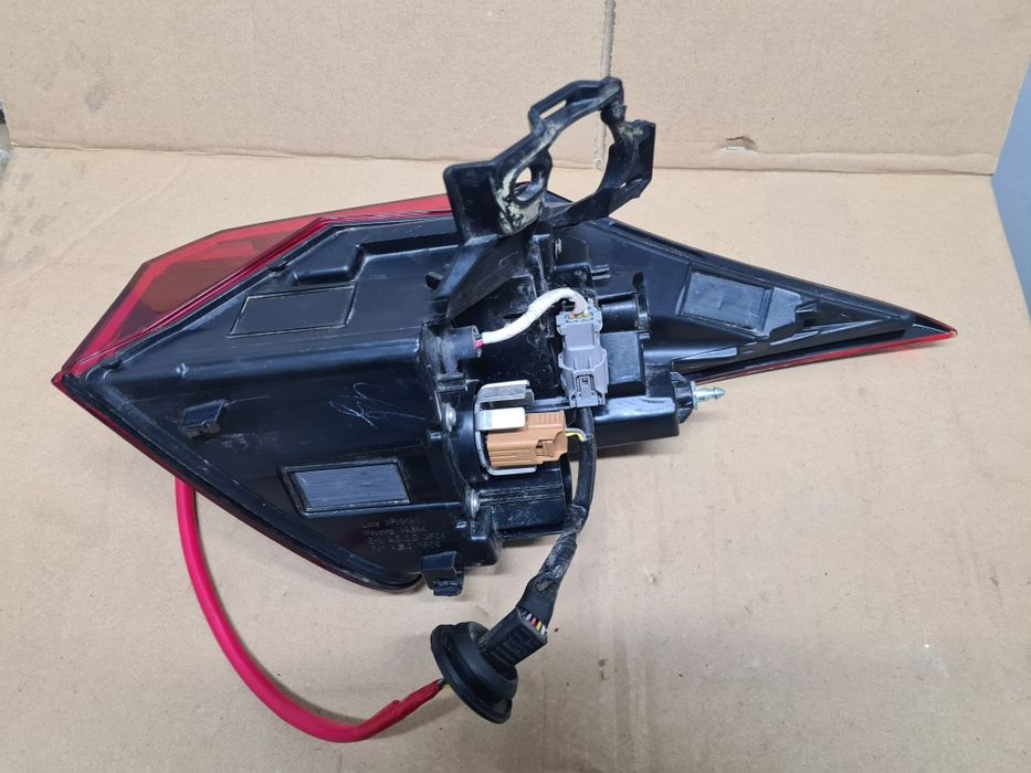 Lexus UX Lampa LED lewa tylna lewy tył UX200 UX 250H 200