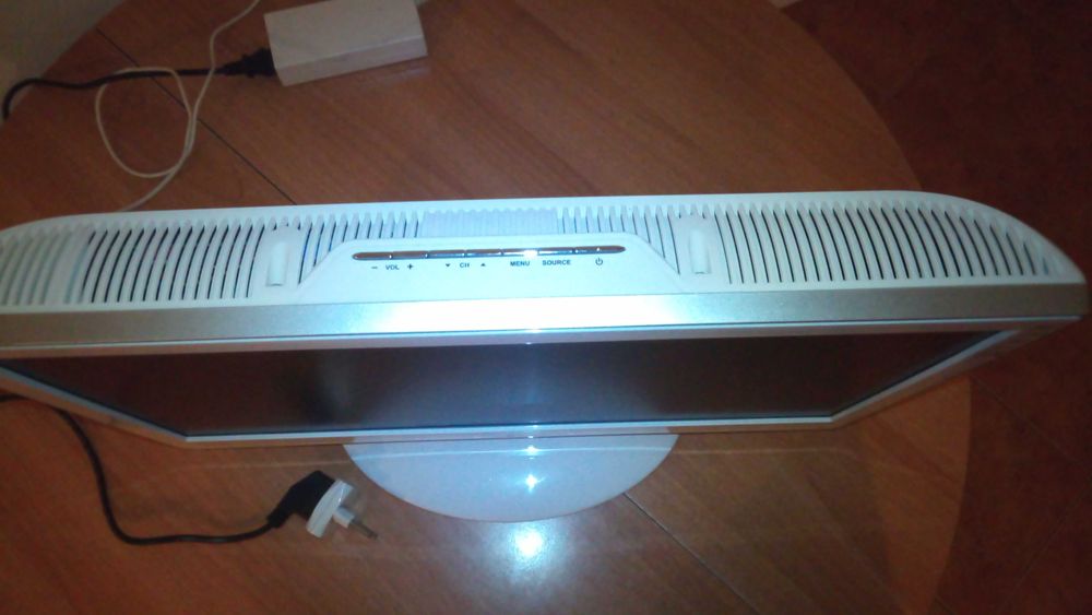 TV Lcd com DVD. HDMI