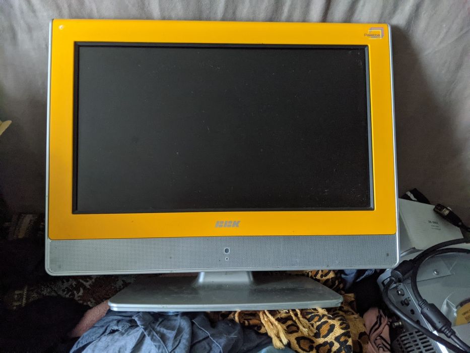 Телевізор BBK для кухні 19".