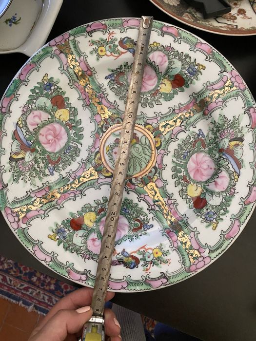 Pratos decorativos de louça chinesa