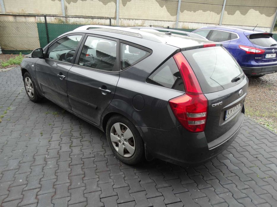 Kia Ceed 1.6 benzyna kombi uszkodzona
