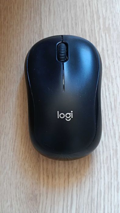 Продам безшумну мишку logitech M220