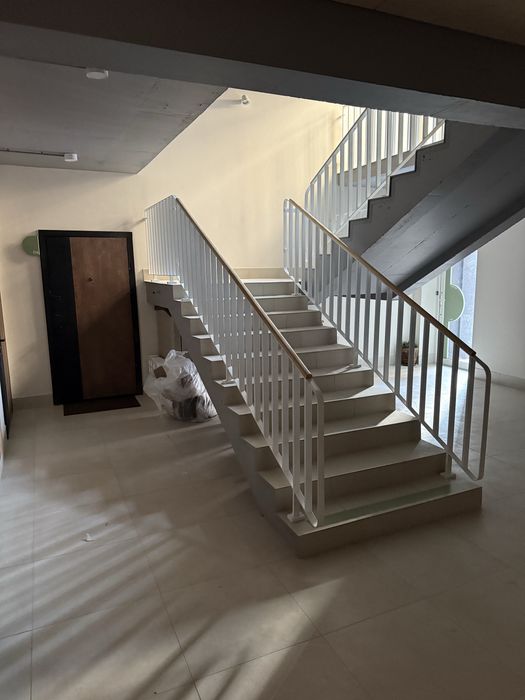 Власник 2км.кв в зданому будинку