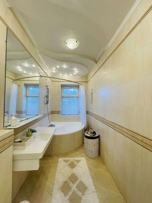 Продаж вишуканого котеджу в «Царському селі»  м. Кременчук